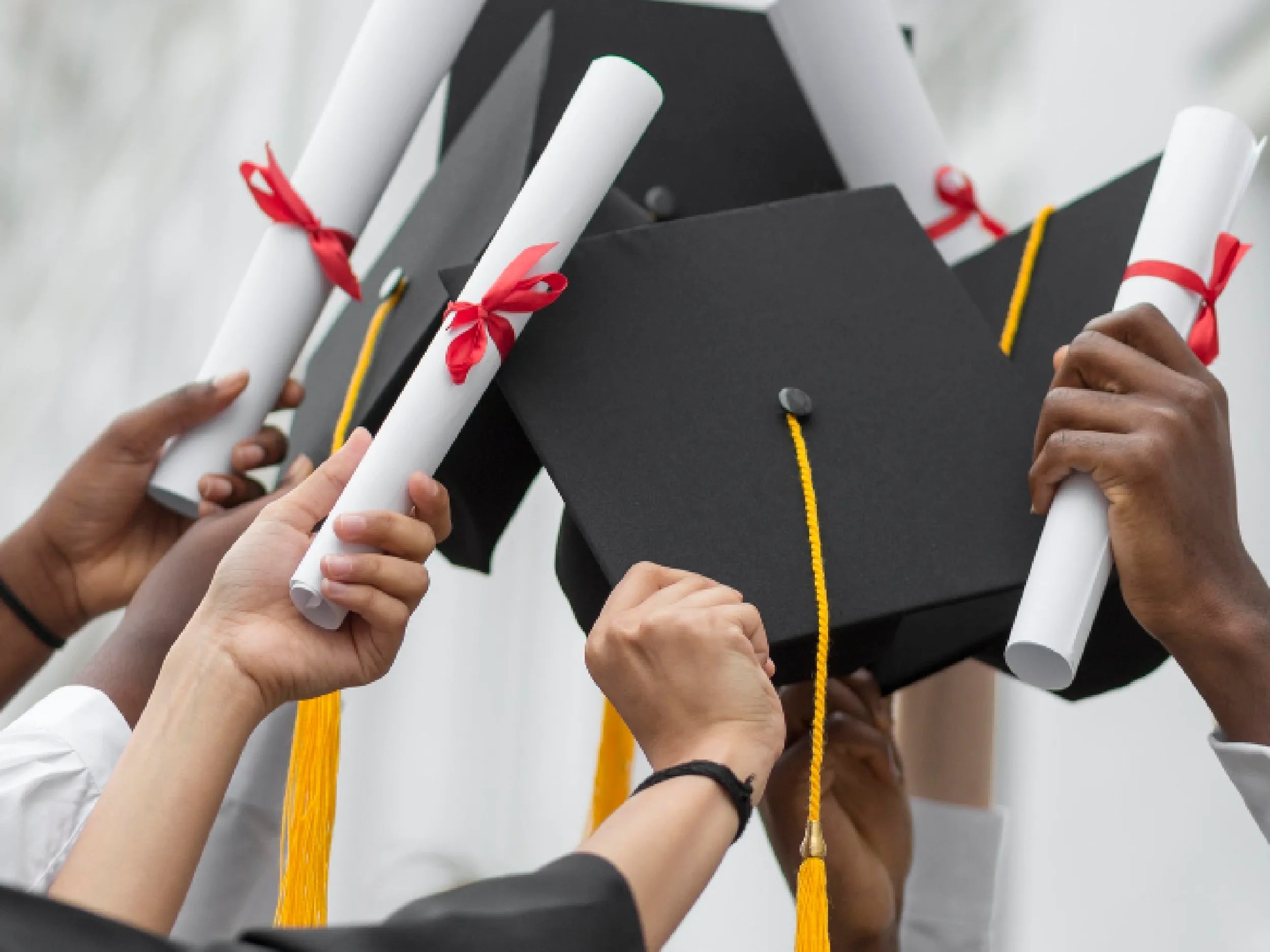 graduation_1.format-webp